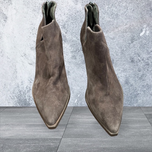 Vince Camuto GiGietta Booties. NWOB - Picture 2 of 7